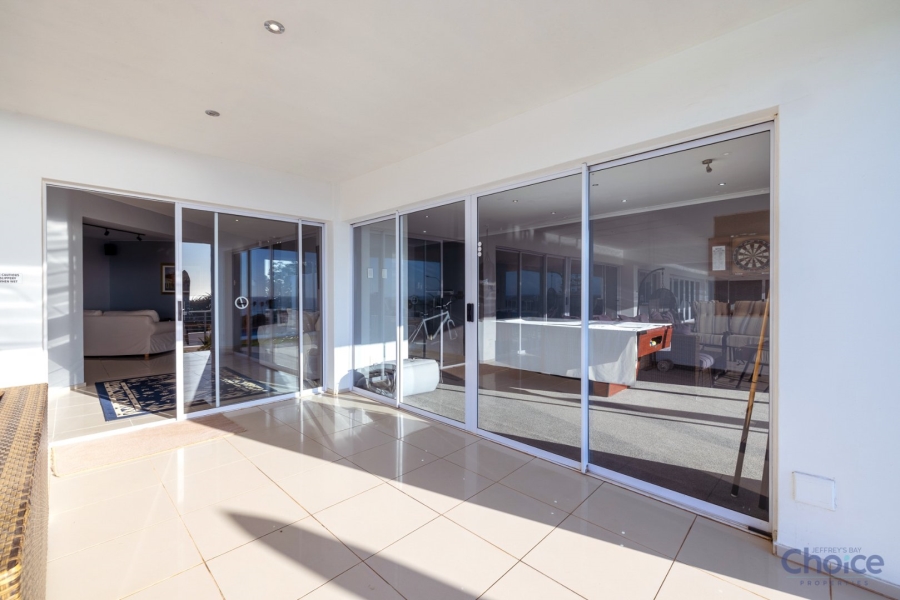 5 Bedroom Property for Sale in Jeffreys Bay Central Eastern Cape